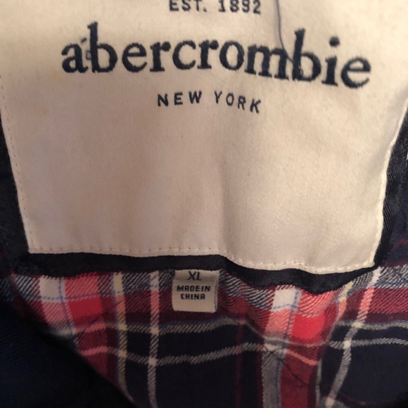 Girls  💕 Abercrombie navy quilted coat XL - Picture 4 of 6